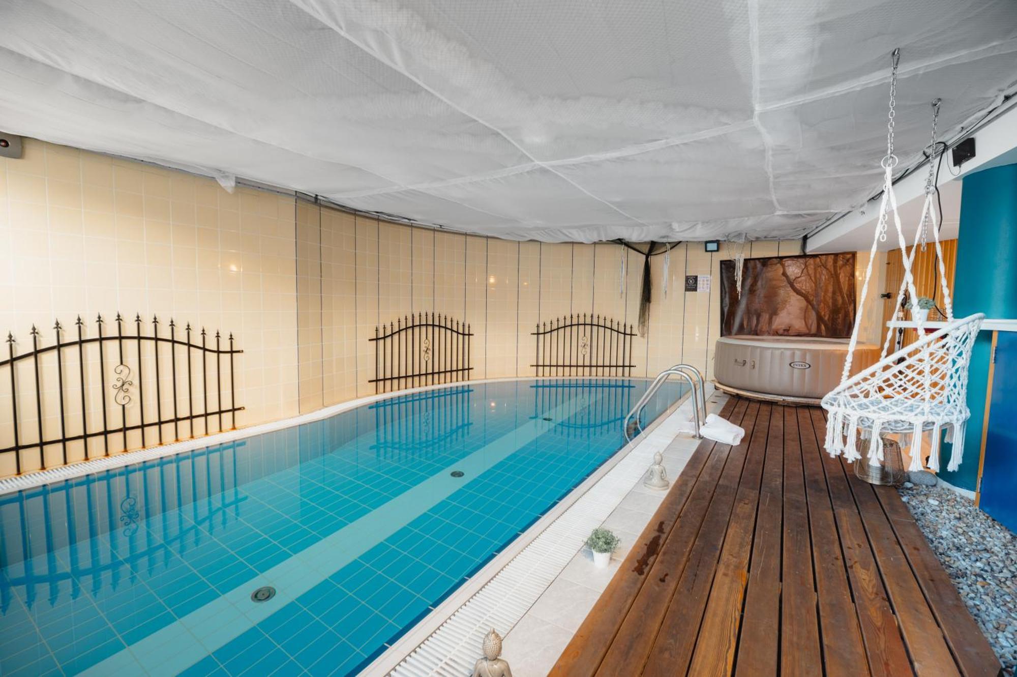 Unique Apartment With Private Pool, Cinema, Spa Prague Exterior photo